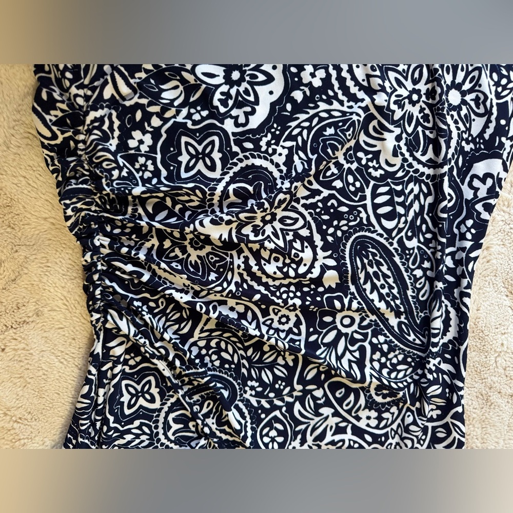 Chaps faux wrap paisley fit and flare dress. Size Medium - Picture 5 of 10